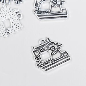 Декор для творчества металл "Швейная машинка" серебро 2х2 см