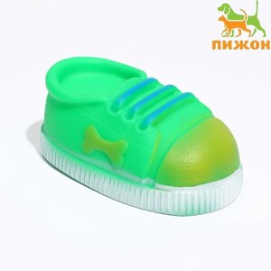 Игрушка пищащая "Ботинок" для собак, 9,5 см, зелёная