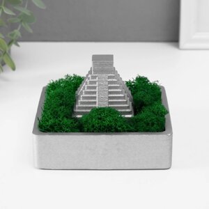 Кашпо бетонное "Храм Солнца" высота 8 см 11,5х11,5 см серебро со мхом (мох зелен. стабилиз)
