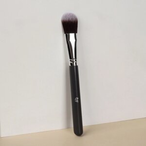 Кисть для макияжа «Brush GRAPHITE», 17 (1) см, цвет тёмно-серый/серебристый