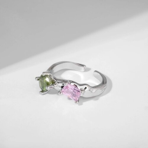 Кольцо «Яркость» кристаллов, цвет розово-зелёный в серебре, безразмерное