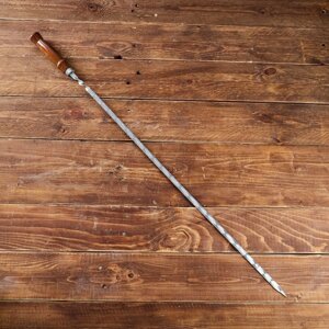 Шампур с деревянной ручкой, рабочая длина - 60 см, ширина - 10 мм, толщина - 2 мм с узором
