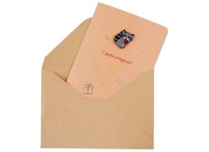 Открытка со значком Енотик С Днем рождения!15х11) (конверт) (картон, металл)