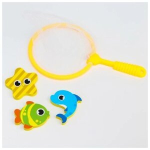 Крошка Я Набор для игры в ванне «Рыбалка: Веселые рыбки», сачок, 3 мягких стикера, виды и цвет сюрприз