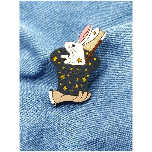 Кролик в шляпе, белый кролик, фокус, заяц, значок деревянный, брошь на одежду, значок на рюкзак