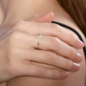 Перстень Серебряное кольцо крест с фианитами, серебро, 925 проба, родирование, фианит, бесцветный, серебряный