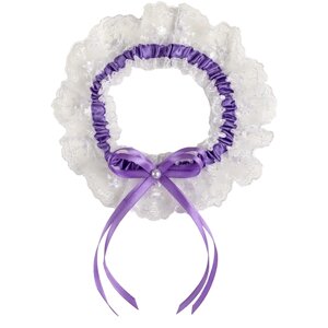 Широкая свадебная подвязка для невесты "Сильвия" из белого кружева с фиолетовым бантом, тесьмой и жемчужной бусиной