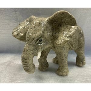 Интерьерная скульптура "Слоненок" 15x20х14 см; фаянс, ручная авторская работа