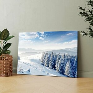 Картина на холсте (Зимний пейзаж красивые горы и лес) 50x70 см. Интерьерная, на стену.