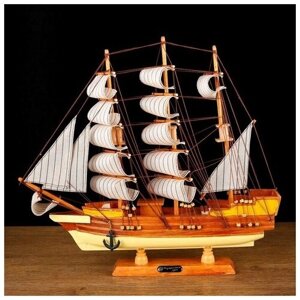 Корабль сувенирный средний "Диана", светлое дерево, паруса бежевые, 10x50x45 см