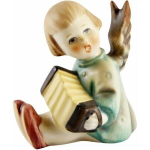 Миниатюрная коллекционная статуэтка Hummel "Ангел с аккордеоном" из серии "Детки"Фарфор, ручная роспись. Германия, Goebel, 1964-1972 гг.