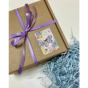 Набор для упаковки подарка: крафт-коробка 25*25*10 см с бумажным наполнителем, атласной лентой и поздравительной наклейкой/ Новогодний подарок