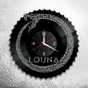 Настенные часы из виниловой пластинки с группой Louna/Лусинэ Геворкян/Недорогой, стильный, креативный, авторский подарок из винила/Цвет черный/Размер 30х30 см