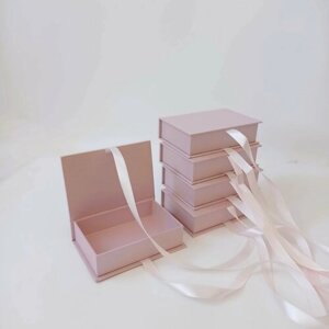 Подарочная коробка на лентах от SanTimBox .12*8*2,8 см. Цвет розовый. Набор 5 штук
