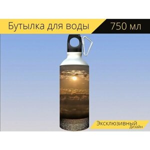 Бутылка фляга для воды "Облачный пейзаж, заход солнца, небо" 750 мл. с карабином и принтом