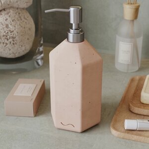 Дозатор для жидкого мыла и моющего средства, диспенсер для мыла Sakura (s), 0,4 л, из бетона, розовый матовый