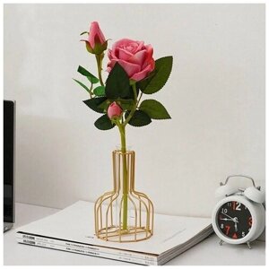 Металлическая интерьерная ваза с колбой для цветов в скандинавском стиле.