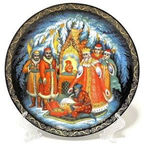 Тарелка фарфоровая декоративная, диаметр 20 см. Палех "Сказка о царе Салтане"