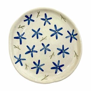 Тарелка ручной работы с росписью Синие цветы и веточки, керамика, 13 см