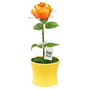 ENS Композиция декоративная с подсветкой Чайная роза, 33 см 1 шт. оранжевый/желтый/зеленый 12 см 12 см 33 см