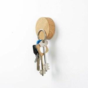 Магнитная ключница из дерева в мнималистичном стиле. Для одной связки ключей.