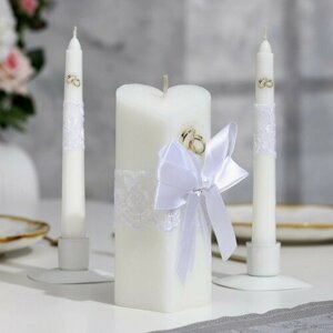 Набор свечей "Кружевной с бантиком" белый: домашний очаг 6,8х15см, родительские 1,8х17,5см (комплект из 2 шт)