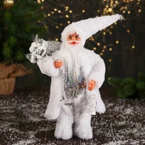 Новогодняя фигурка Зимнее волшебство Дед мороз, В кафтане с пайетками и с фонариком 30 см