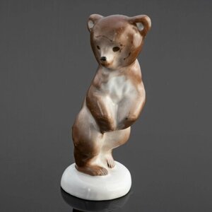 Статуэтка "Медведь", скульптор Д. Горлов, фарфор, роспись