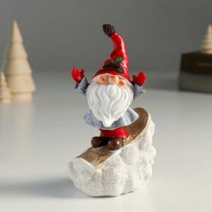 Сувенир полистоун "Дед Мороз колпак на глазах, с веточкой, на сноуборде"