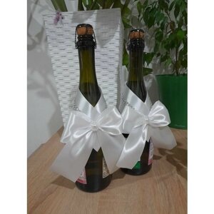 Украшение (чехлы) на бутылки шампанского для жениха и невесты "Утонченный стиль"
