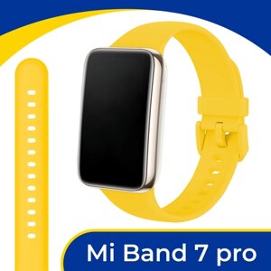 Силиконовый ремешок для фитнес-трекера Xiaomi Mi Band 7 Pro / Спортивный сменный браслет на смарт часы Сяоми Ми Бэнд 7 Про / Желтый