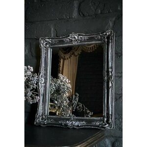 Интерьерное зеркало в багетной раме. 32 х 37 см