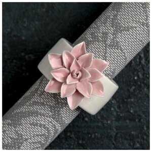 Кольцо керамическое для салфеток «Цветок», 5,54,56,5 см, цвет розовый