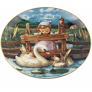 Коллекционная тарелка "Крылатые друзья"Фарфор, роспись, деколь. Hummel, Швейцария, конец XX века