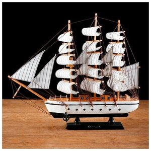Корабль сувенирный средний Пиллад , борта белые, паруса белые, 45х9х41 см