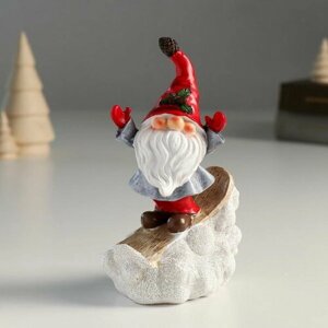 Сувенир полистоун "Дед Мороз колпак на глазах, с веточкой, на сноуборде" 9х5.5х14.8 см