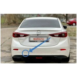 Черная левая заглушка заднего бампера Mazda 3 BM седан (2013-2018)