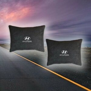 Комплект автомобильных подушек из черного велюра и вышивкой для Hyundai (хендай) (2 автомобильные подушки)