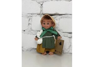 Lamagik S. L. Кукла Джестито Домовёнок девочка в зеленой кофте и желтой шапочке 18 см