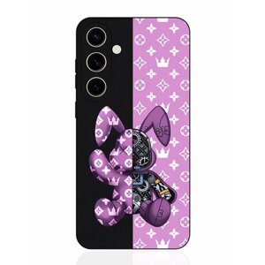 Чехол для смартфона Samsung S24 черный силиконовый Розовый заяц