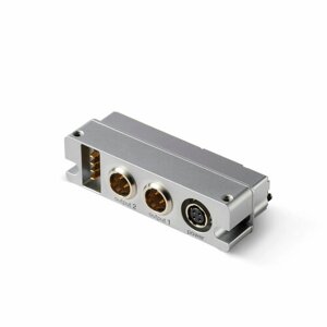 SHURE ADX5BP-TA3 задняя панель для приемника ADX5D=A. Разъемы: два аудиовыхода TA3, 4-контактный разъем к контейнеру батареи, разъем питания