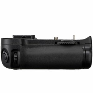 Батарейный блок Nikon MB-D11 (для D7000)