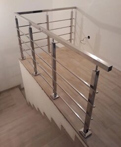 Ограждение с квадратными стойками для лестниц