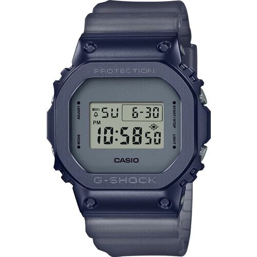 Наручные часы CASIO G-Shock Casio GM-5600MF-2E, серый, синий
