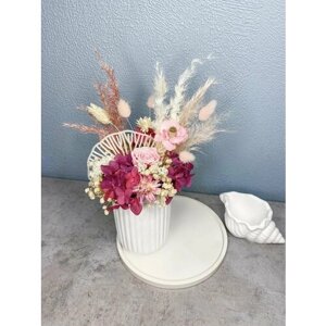 Букет из стабилизированных цветов и сухоцветов в вазе, цветы для декора дома