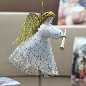 Ёлочная игрушка Ангел с золотой дудочкой белый