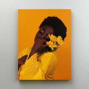 Интерьерная картина на холсте "Желтые цветы в руке" фотография, размер 45x60 см