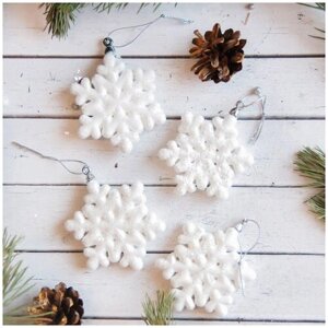 Набор новогодних подвесных украшений Sima-land "Белая снежинка", 6,5 см, 4 шт
