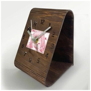 Настольные часы из дерева, цвет венге, яркий рисунок ахегао - 430