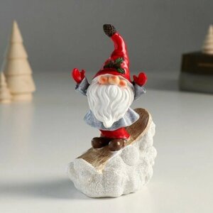 Сувенир полистоун "Дед Мороз колпак на глазах, с веточкой, на сноуборде" 9х5,5х14,8 см (комплект из 8 шт)